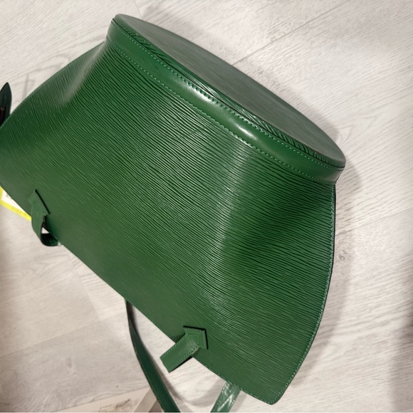 Louis Vuitton Epi - Picture 10 of 11